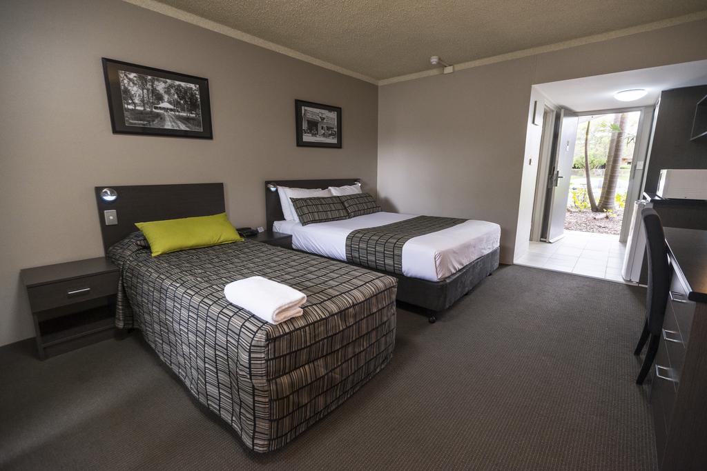 The Galaxy Motel Gosford Room photo